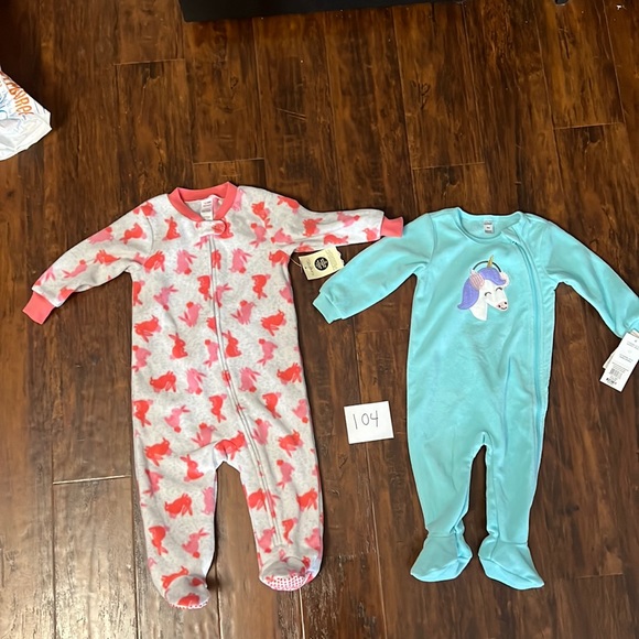 playbaby Other - Footies Pajamas - 2 piece lot
